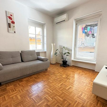 Charming Starry Night Apartment Λιουμπλιάνα Εξωτερικό φωτογραφία