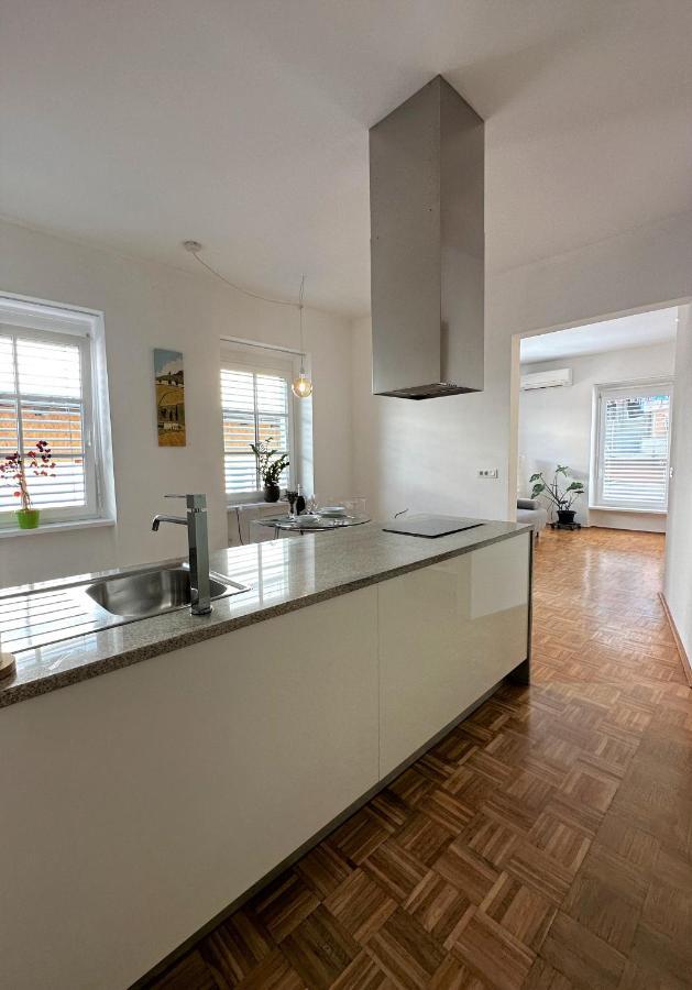 Charming Starry Night Apartment Λιουμπλιάνα Εξωτερικό φωτογραφία