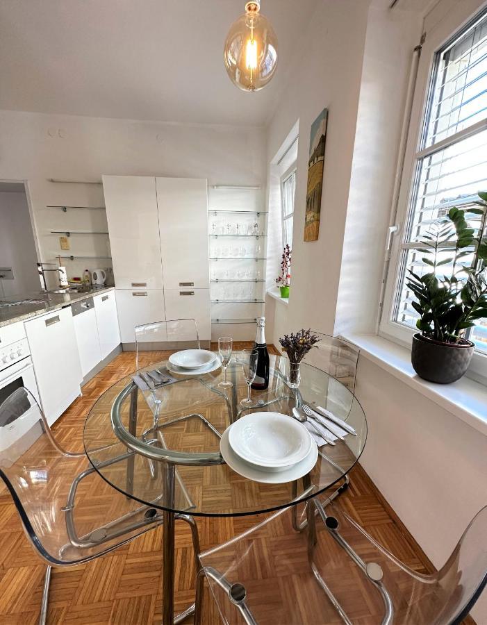 Charming Starry Night Apartment Λιουμπλιάνα Εξωτερικό φωτογραφία