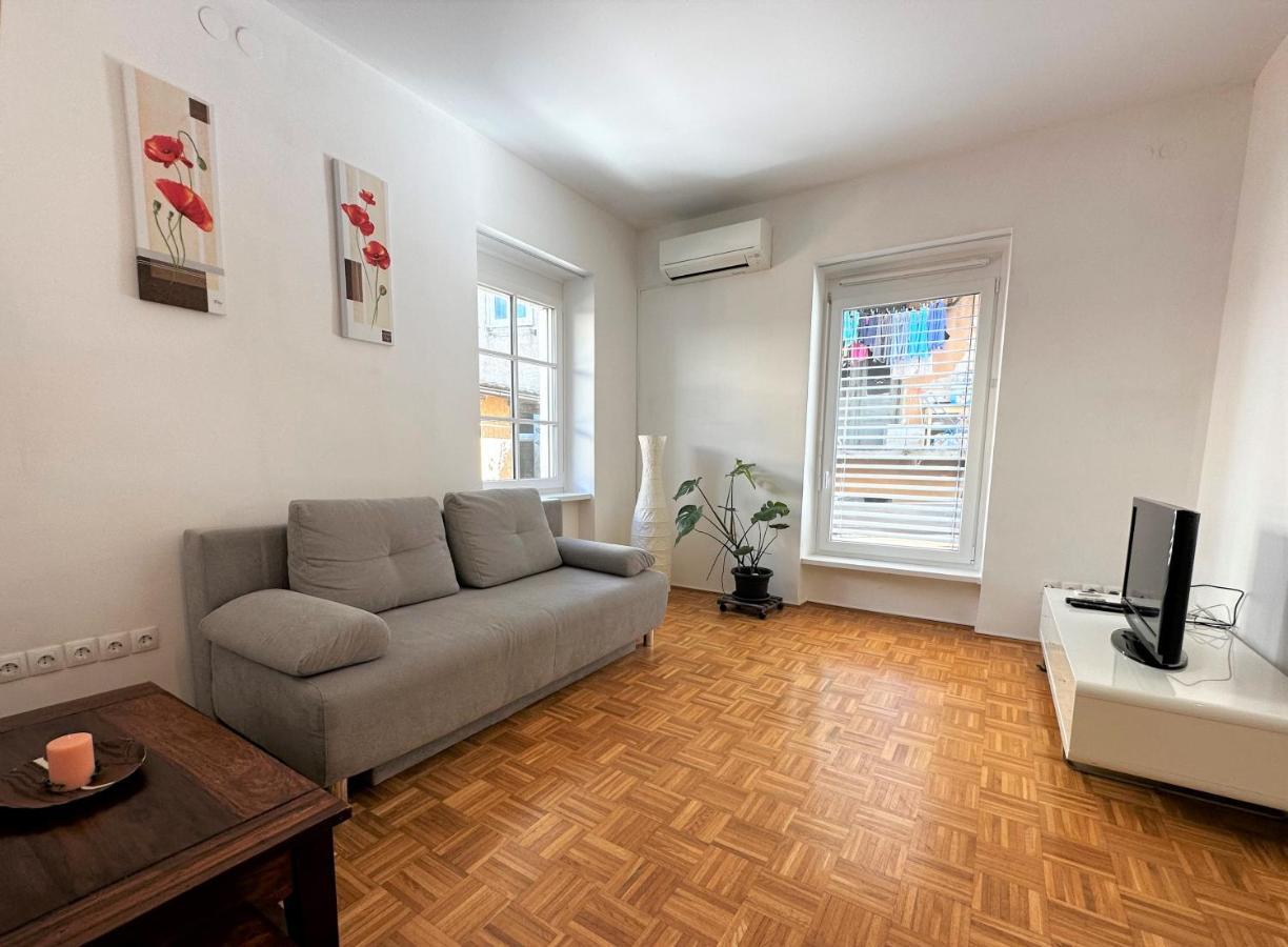 Charming Starry Night Apartment Λιουμπλιάνα Εξωτερικό φωτογραφία